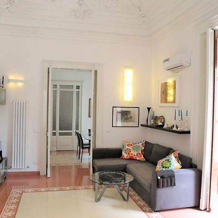 Suite Il Letto Sotto Il Tetto Catânia Exterior foto
