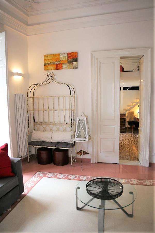 Suite Il Letto Sotto Il Tetto Catânia Exterior foto