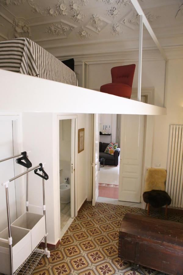 Suite Il Letto Sotto Il Tetto Catânia Exterior foto
