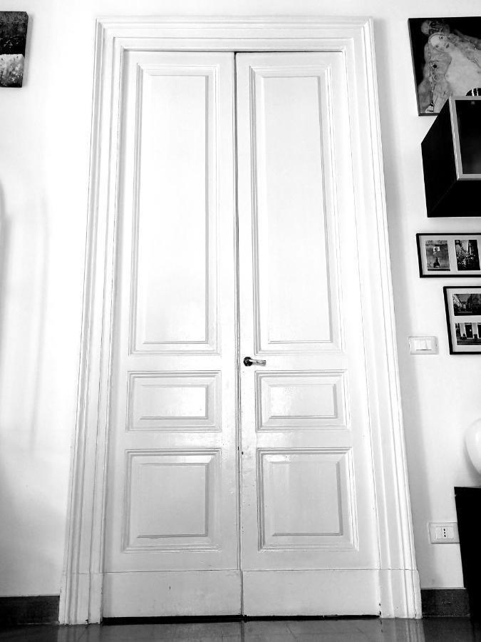 Suite Il Letto Sotto Il Tetto Catânia Exterior foto