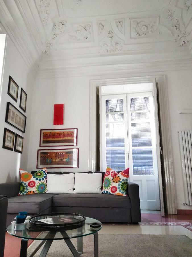 Suite Il Letto Sotto Il Tetto Catânia Exterior foto