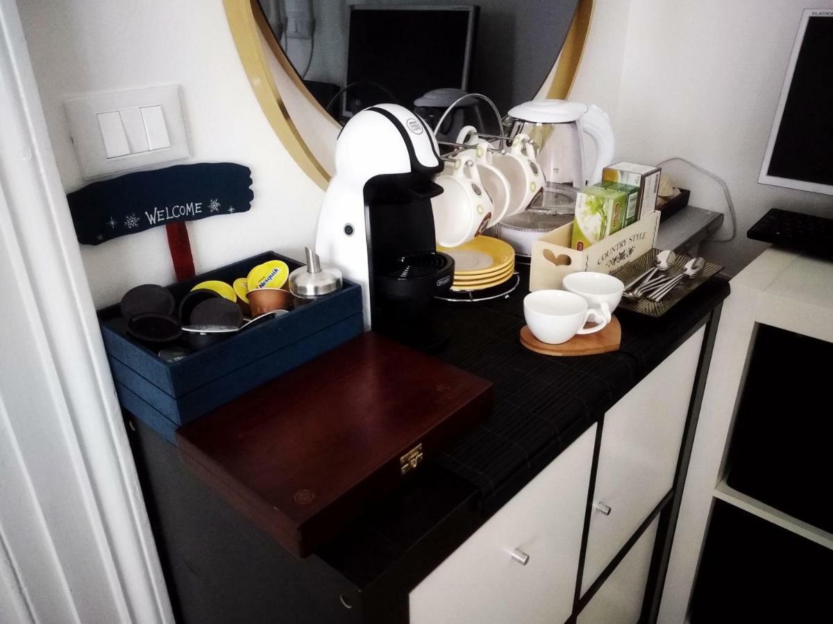 Suite Il Letto Sotto Il Tetto Catânia Exterior foto